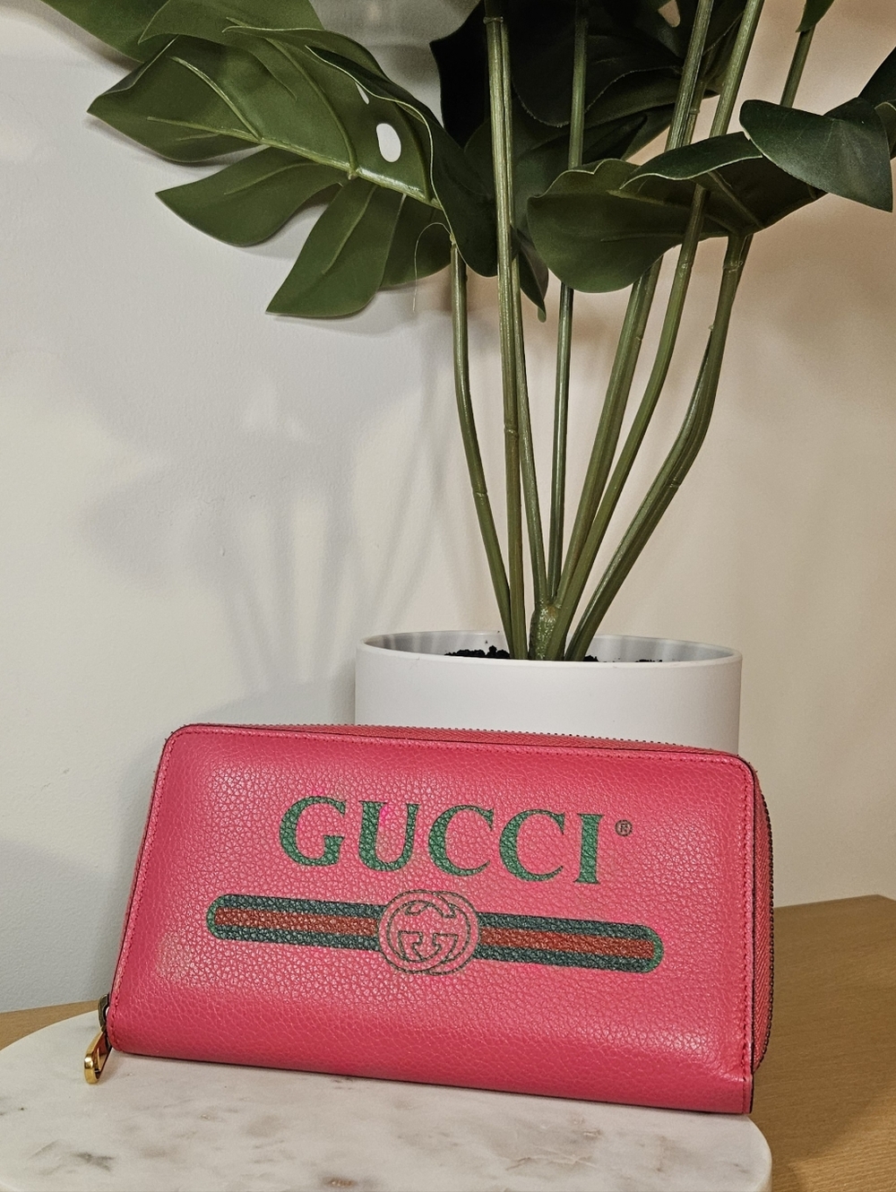Gucci Fuschia Leather Zip-Around Wallet with Classic Green Logo Stripe